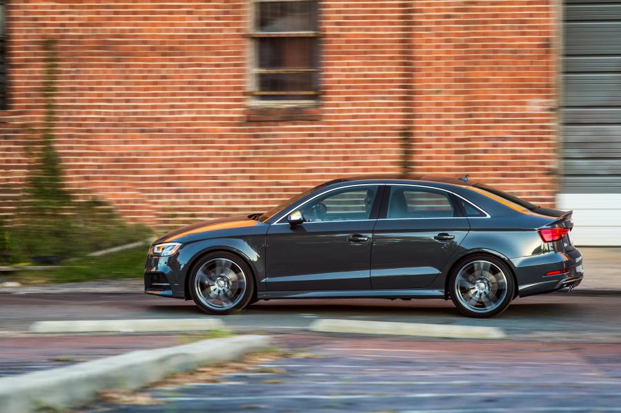  Audi S3 Sedan (8V) 2016 года  (NA) (фото 3 из 40)